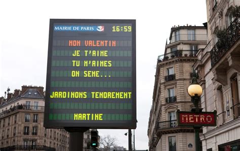 Saint Valentin Un Message D Amour Sur Les Panneaux Lumineux