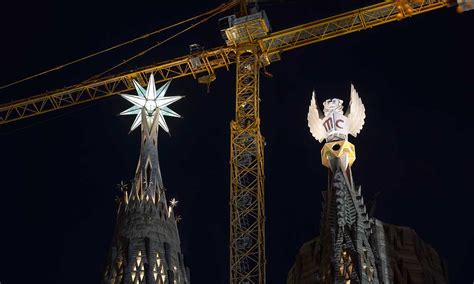 La Sagrada Familia Culmina Con Xito La Iluminaci N De Las Torres De