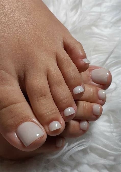 21 Edgy Toe Nail Ideas To Wear Right Now Styleoholic