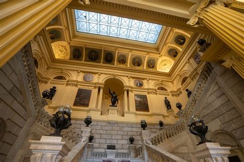 Après 9 ans de fermeture le Museu do Ipiranga rouvre avec du braille