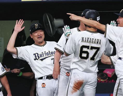 オリックス3連覇！ 15回目のパ・リーグ優勝、27年ぶりの本拠地胴上げ：中日スポーツ・東京中日スポーツ