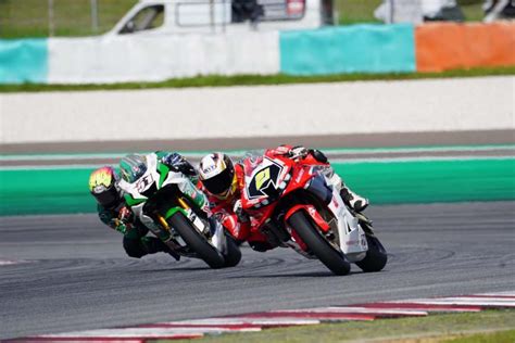 Cetak Sejarah Di Asia Pebalap Astra Honda Kuasai Podium Arrc Malaysia