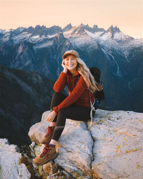 What To Wear Hiking As A Woman Hiking Girl Hiking Outfit Women Cute