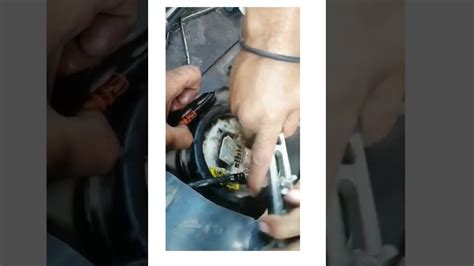 Cómo Quitar Conectores De Bomba De Gasolina De Ford Mondeo Youtube