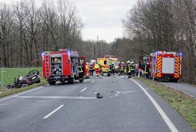 Update T Dlicher Unfall Auf B Fahrer Im Pkw Eingeklemmt