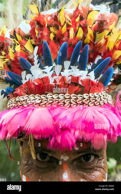 Traditional Headdress Hi Res Stock Photography And Images Alamy