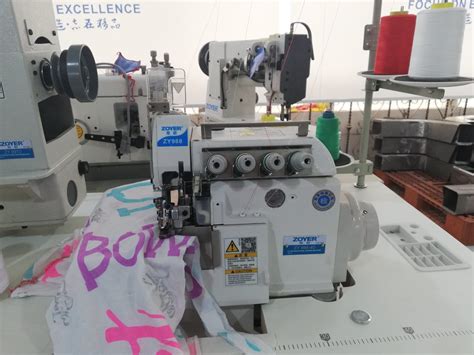 Zy988 4d 4 Threads Industrial Overlock Sewing Machine Four Thread Overlock Sewing Machine And