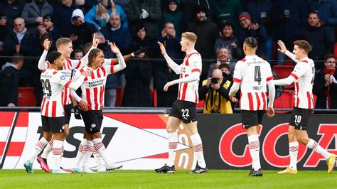 Psv Richt Zich Op In Crisis Veerman En El Ghazi Schieten Te Hulp Tegen Go Ahead Voetbal