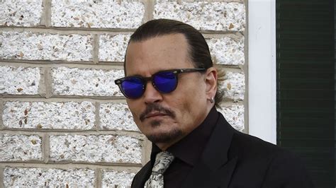 Encontraron inconsciente a Johnny Deep en la habitación de un hotel