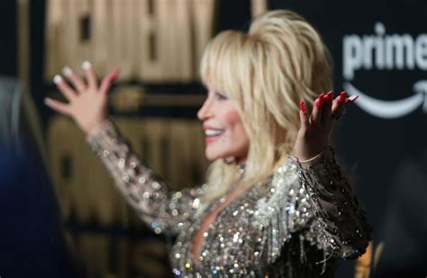 Dolly Parton Says She Would Never Retire Would Rather Drop Dead On