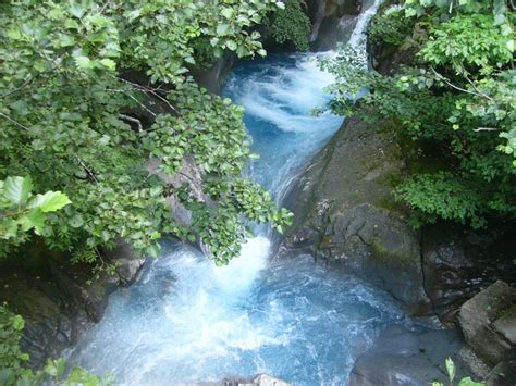 世界遺産の町、岐阜県白川村に出掛けてみよう！の写真（白水の滝展望台近くの水の流れ）