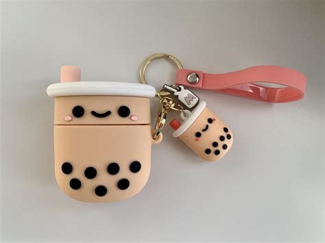 My new extremely cute Airpods case : r/airpods