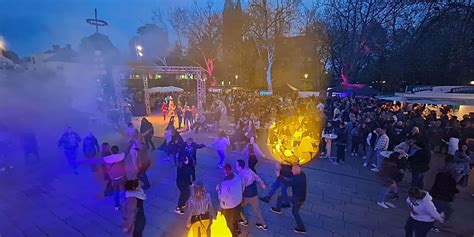 Tanz in den Mai auf dem Marktplatz Holzwickede schönsten Bilder