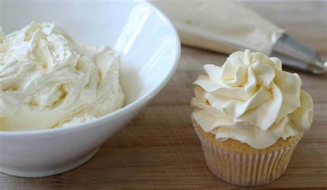 How to Make Buttercream Icing or Frosting