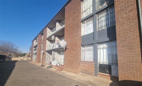 2 Bedroom Apartment Flat For Sale In Vanderbijlpark CW 3 P24 112877349