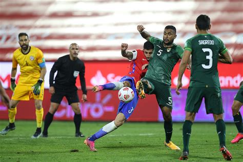 Bolivia sufre nuevos contagios en la previa al duelo contra Chile por