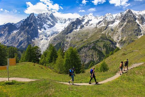 Turismo Montano Contributi Per Progetti Di Rilancio Dellofferta Turistica