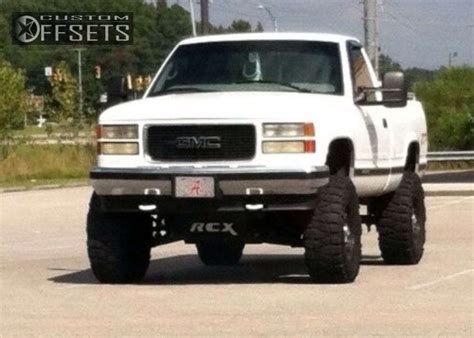 1997 Gmc Sierra 1500 With 17x9 12 Xd Hoss And 35125r17 Nitto Mud