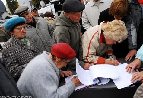 500 plus dla emerytów Co zrobić żeby otrzymać świadczenie Money pl