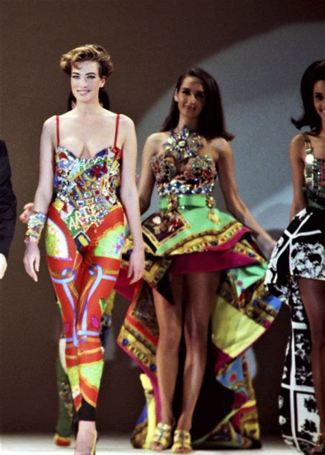 In Photos Claudia Schiffer S Best 90s Runway Moments Artofit