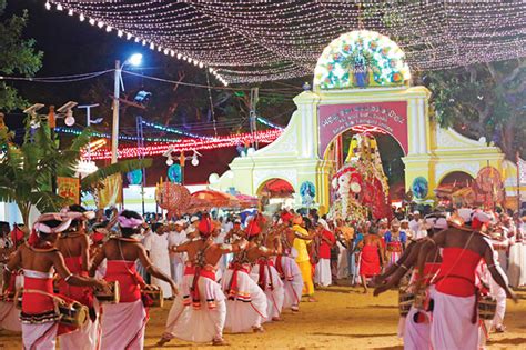 Lankaweb Entry Of Pilgrims Into Kataragama Sacred City Limited