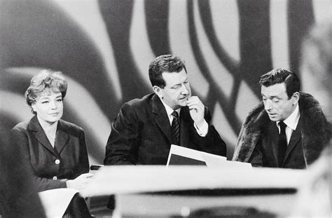 Photo Simone Signoret Et Yves Montand En 1963 Sur Le Platea Du Bon