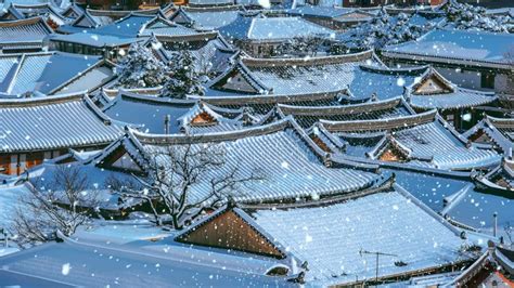 Snowfall At Jeonju Traditional Korean Village Jeonju Hanok Village In