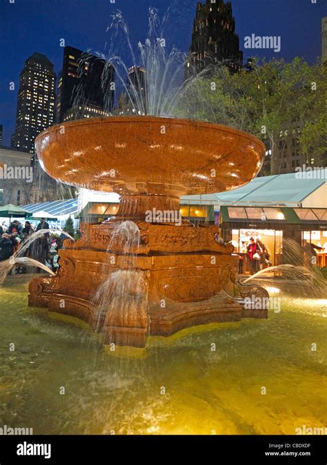 Bryant Park holiday shops Stock Photo - Alamy