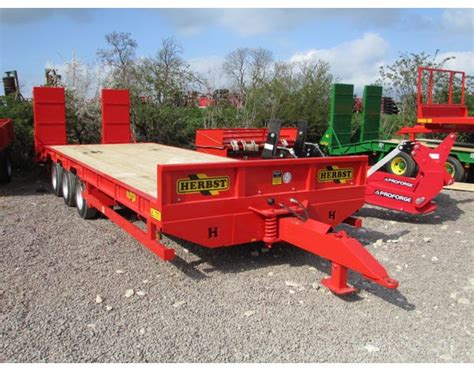 Herbst Low Loader 26ft Tri Axle Beavertail Plant Trailer 26ft 22 Tonne