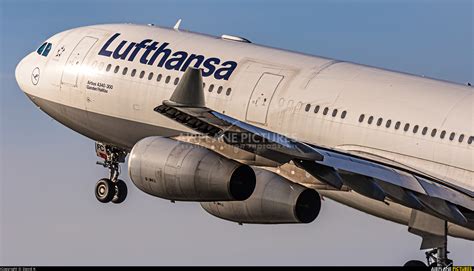 D Aifc Lufthansa Airbus A At Frankfurt Photo Id