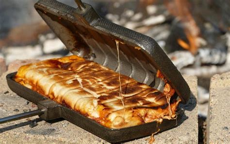 How To Amazing Make Pie Iron Pizza The Campfire Calzone Beyond The Tent