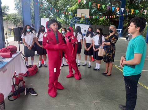 Complejo Educativo Muestra Su Oferta Académica En La Unión Diario El