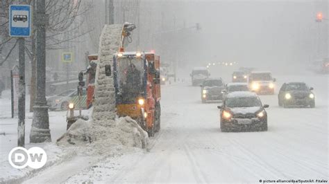 Record Snowfall Hits Moscow DW 02 05 2018