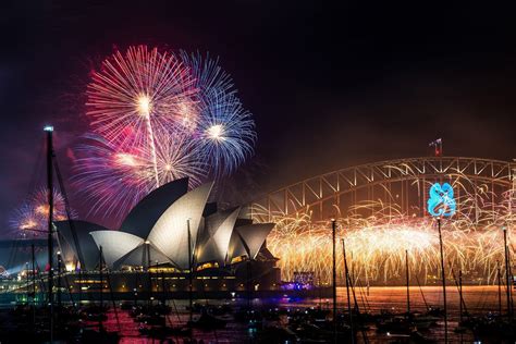 A Look At How New Years Eve Is Celebrated Around The World New Year