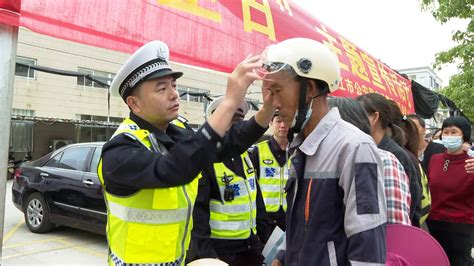 海陵交警大队开展“全国交通安全日”宣传活动 海陵试验区政务网站