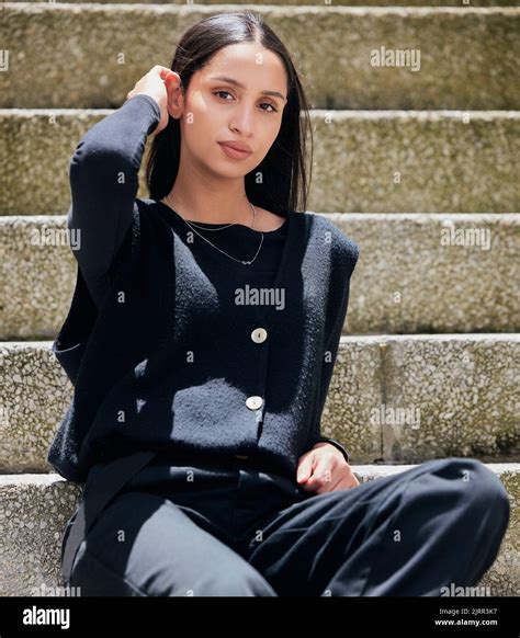 mode portrait und gen  frau oder model  urbaner oder trendiger