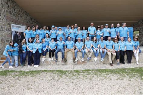 M S De Voluntarios Participan En El Mes Social De Caixabank En