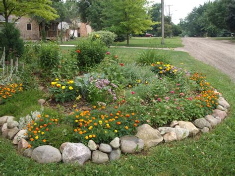 Pin By Teresa Watkins On Border Gardens Rock Garden Design