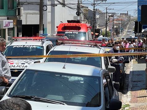 Corpo é encontrado dentro de sacos plásticos na área comercial no