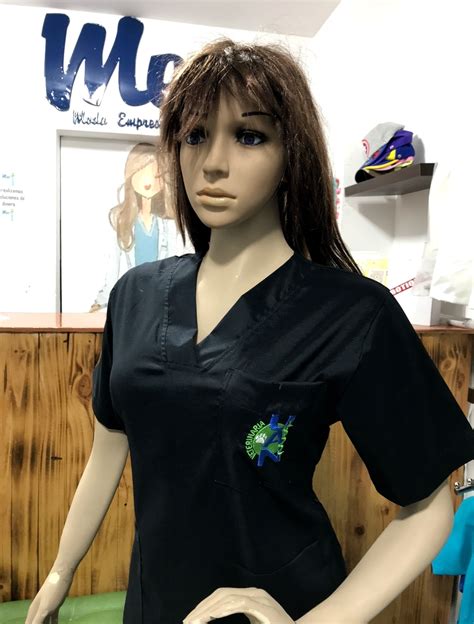 Uniforme De Medicina Veterinaria Antonio NariÑo En Bogotá