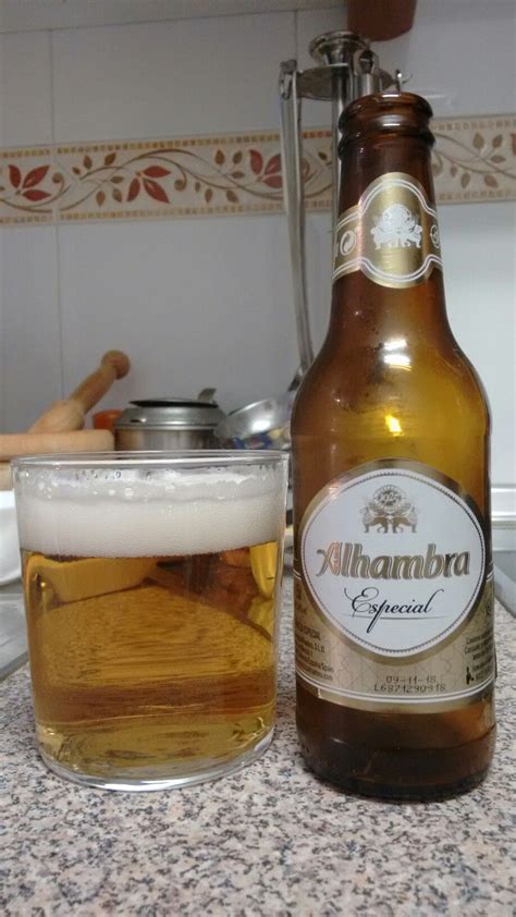 Alhambra Especial Cerveza Especial Lager Cuidada E Intensa Vestida De