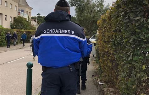 Yvelines Des Dizaines De Personnes Sinvitent à Une Fête Un Blessé