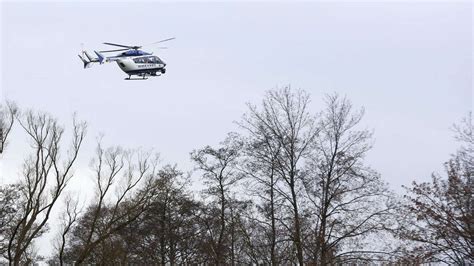 Fotos Polizei Sucht Mit Hubschrauber Nach Vermisster Frau Aus Fritzlar