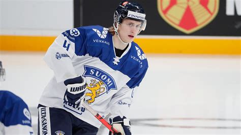 Alex Lintuniemi siirtyy loppukaudeksi KHL ään MTVuutiset fi