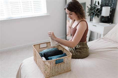 Ashlynne Eaton | Minimalist YouTuber and Blogger