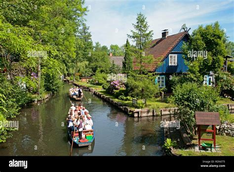 Bootstour Im Spreewald Fotos Und Bildmaterial In Hoher Aufl Sung Alamy