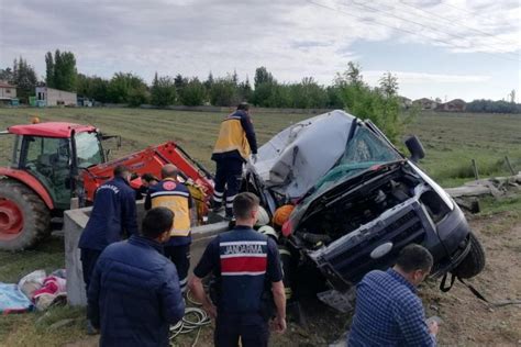 Tar M I Ilerini Ta Yan Minib S Devrildi L Yaral Hlas Haber