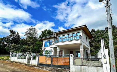 White Spacious House And Lot For Sale In Sun Valley Estate Antipolo