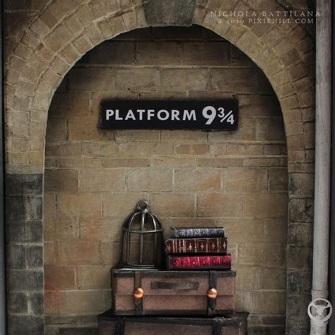 Kings Cross Platform 9 34 Hogwarts Express Nichola Battilana Harry Potter Platform Harry