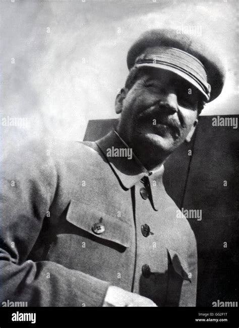 Stalin Portrait Hi Res Stock Photography And Images Alamy